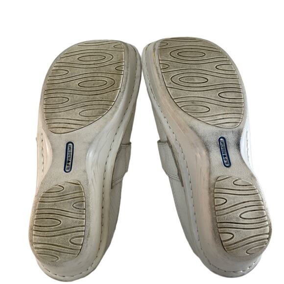 Nurse Mates Gelsey Pillow Top White Shoes 8.5 - Picture 4 of 9